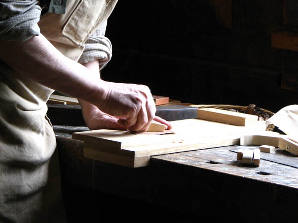 Nacemos de la influencia y formación  heredada en el sector de la <strong>carpintería de madera y ebanistería  en Castellfort.</strong>
